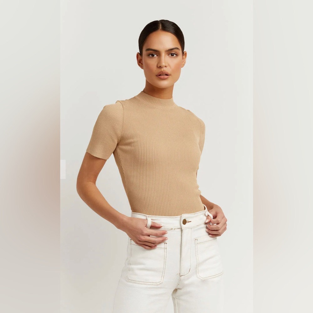 Dissh Ribbed Short Sleeve Knit Top